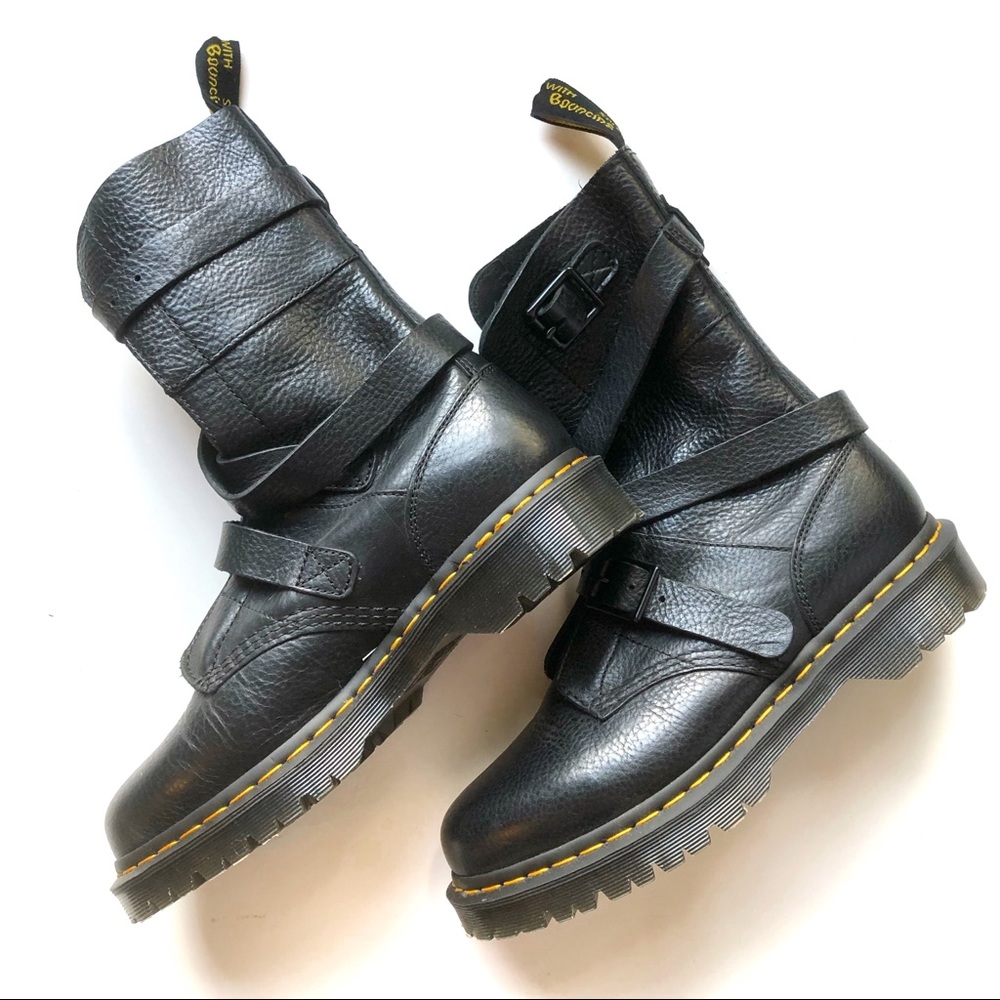 Dr. Martens Bevan Boots